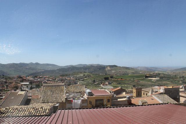 Image No.9-2 Bed Townhouse for sale