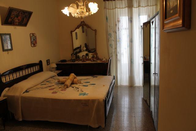 Image No.12-3 Bed Townhouse for sale