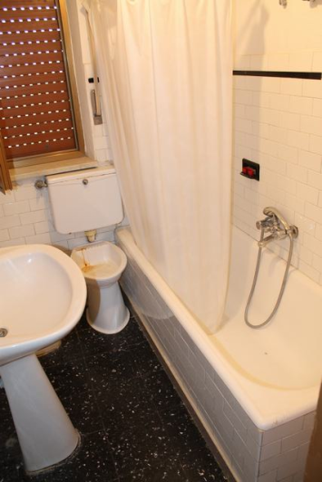 Image No.14-3 Bed Townhouse for sale