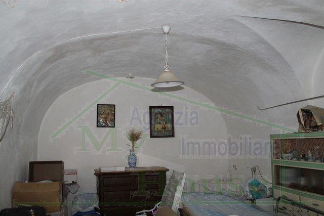 Image No.2-2 Bed Townhouse for sale