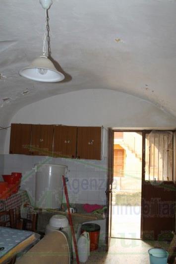 Image No.9-2 Bed Townhouse for sale