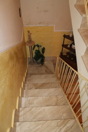 Image No.13-2 Bed Townhouse for sale