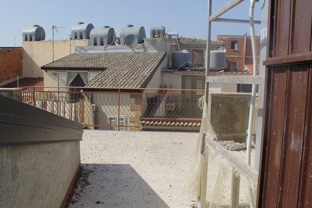 Image No.21-3 Bed Townhouse for sale