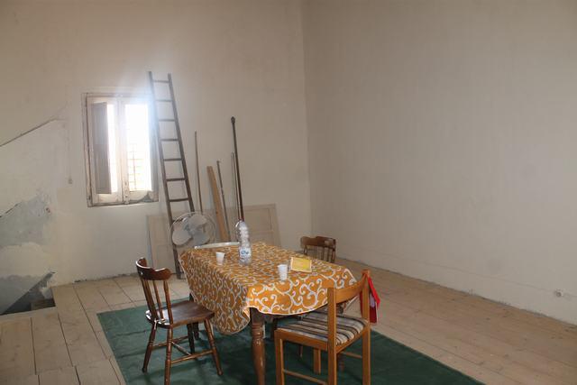 Image No.12-1 Bed Townhouse for sale