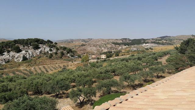 Image No.2-4 Bed Villa for sale