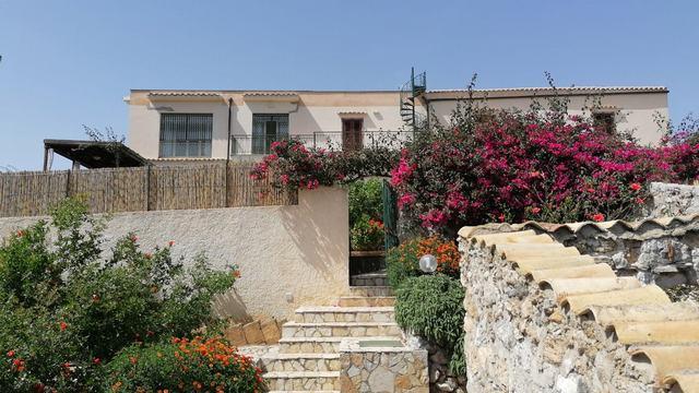 Image No.3-4 Bed Villa for sale