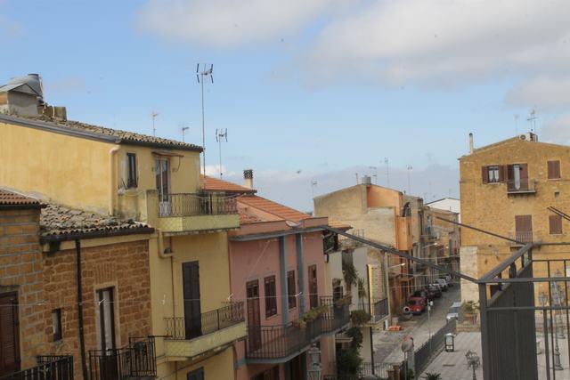 Image No.35-3 Bed Townhouse for sale