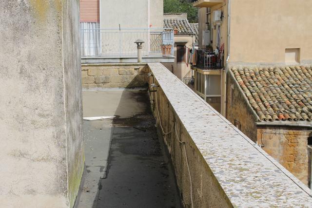 Image No.40-3 Bed Townhouse for sale