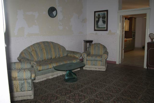 Image No.9-2 Bed Townhouse for sale