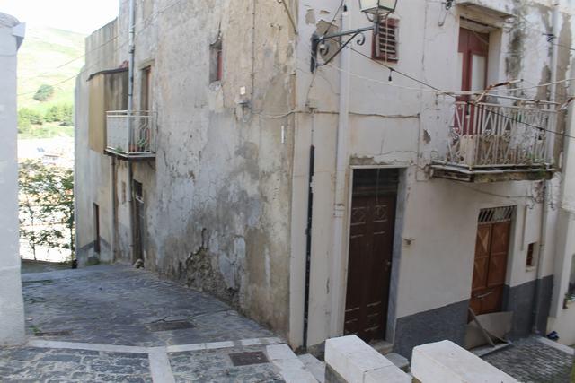 Image No.6-1 Bed Townhouse for sale