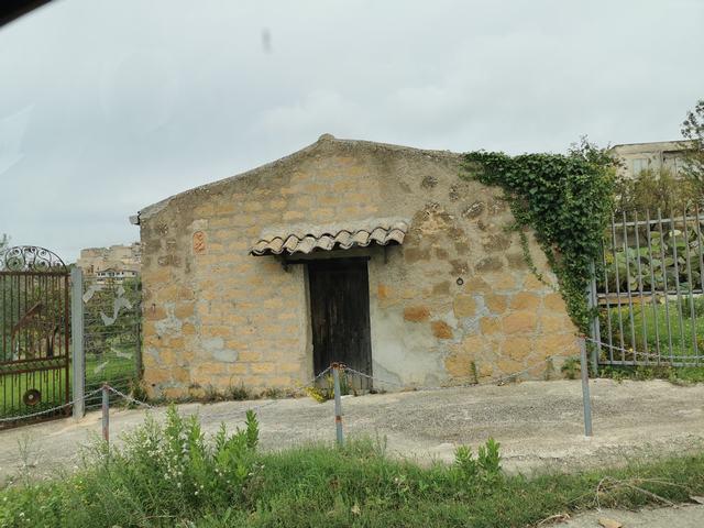 Image No.4-1 Bed Country House for sale