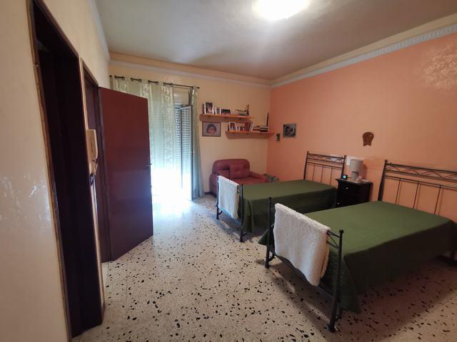 Image No.12-3 Bed Townhouse for sale