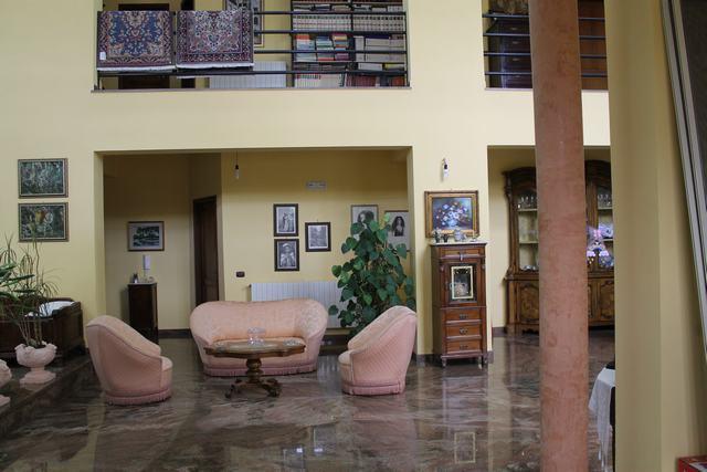 Image No.4-4 Bed Villa for sale