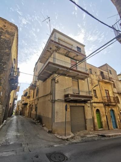 Image No.3-3 Bed Townhouse for sale