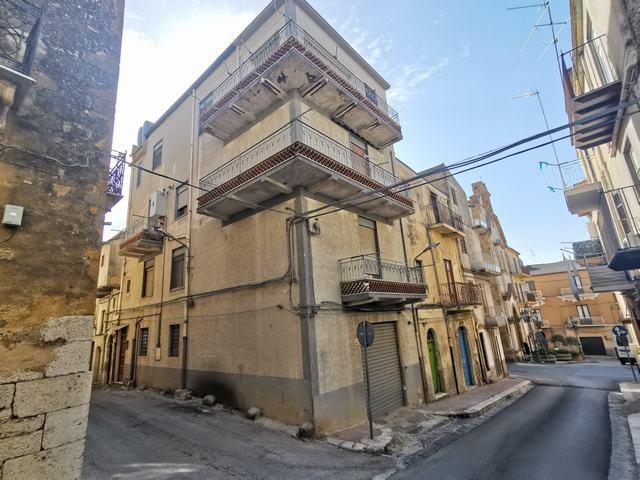 Image No.4-3 Bed Townhouse for sale