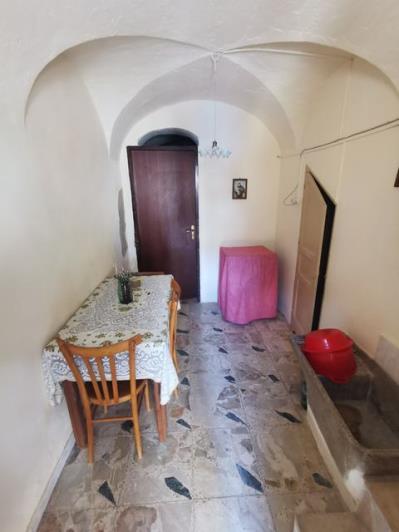 Image No.6-2 Bed Townhouse for sale