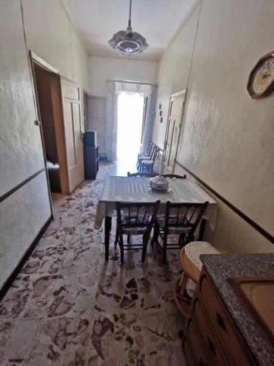 Image No.18-2 Bed Townhouse for sale