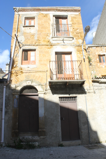 Image No.7-3 Bed Townhouse for sale