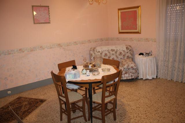 Image No.11-2 Bed Townhouse for sale