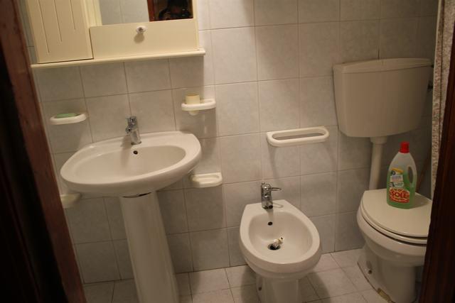 Image No.16-2 Bed Townhouse for sale