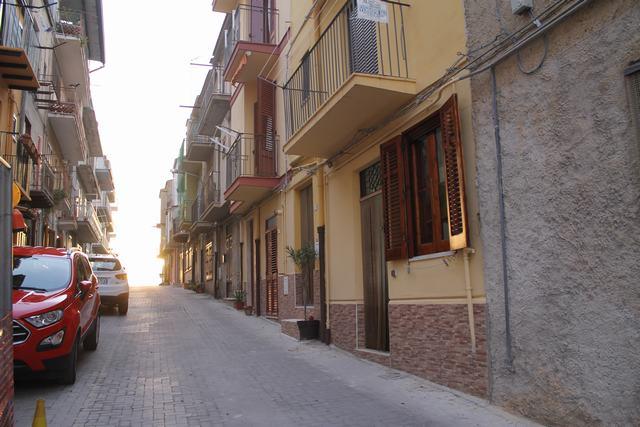 Image No.2-3 Bed Townhouse for sale