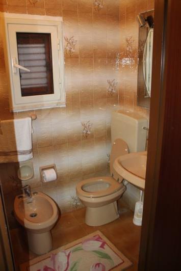 Image No.17-3 Bed Townhouse for sale