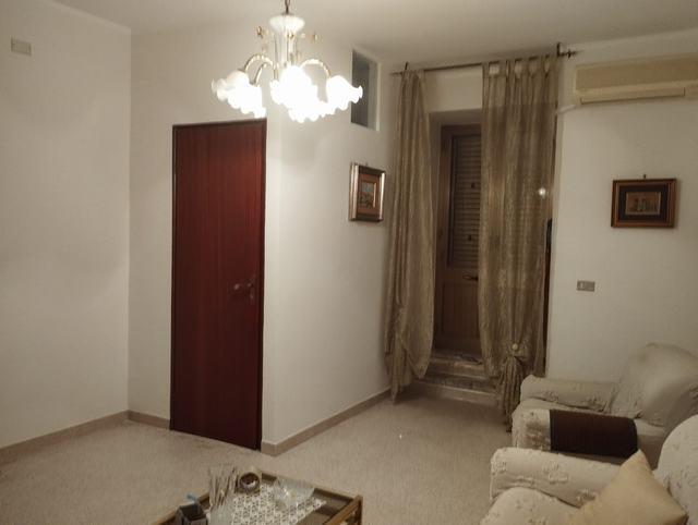 Image No.12-2 Bed Townhouse for sale