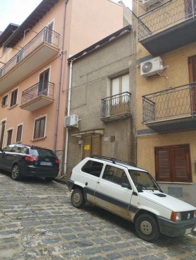 Image No.24-2 Bed Townhouse for sale