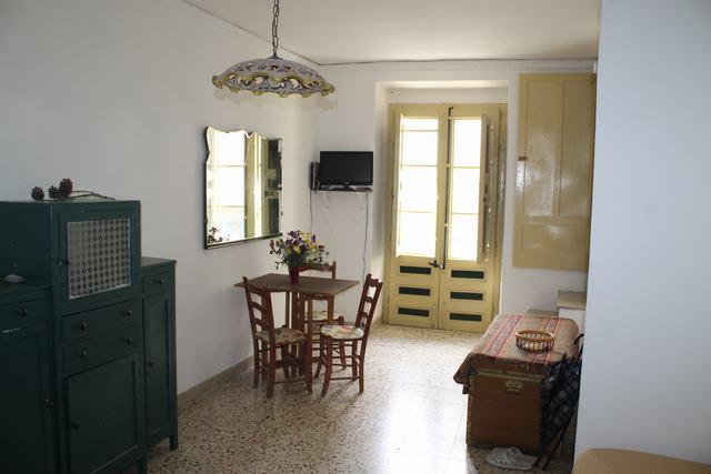 Image No.9-2 Bed Townhouse for sale