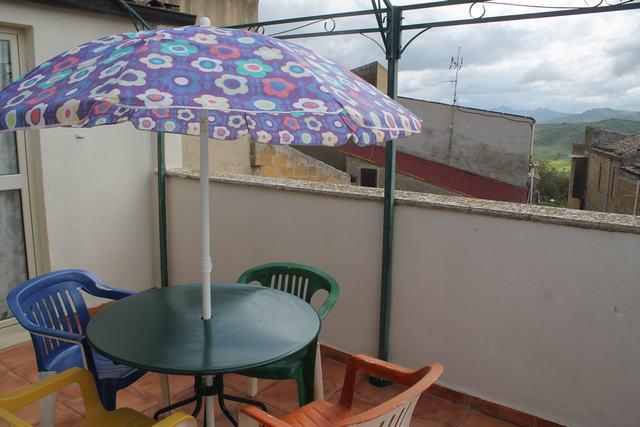 Image No.20-2 Bed Townhouse for sale