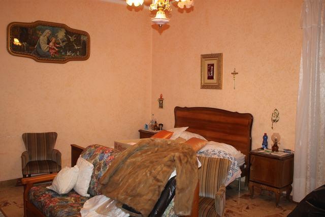 Image No.8-2 Bed Townhouse for sale