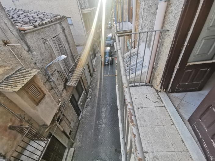 Image No.6-2 Bed Townhouse for sale