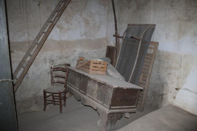 Image No.15-2 Bed Townhouse for sale