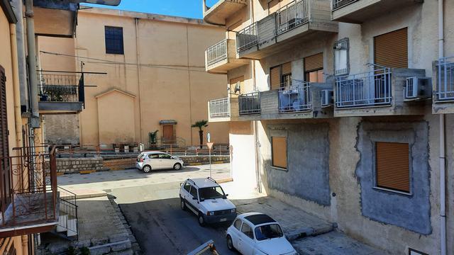 Image No.3-2 Bed Townhouse for sale