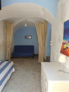 Image No.9-2 Bed Townhouse for sale