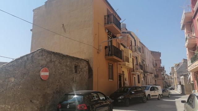 Image No.8-3 Bed Townhouse for sale