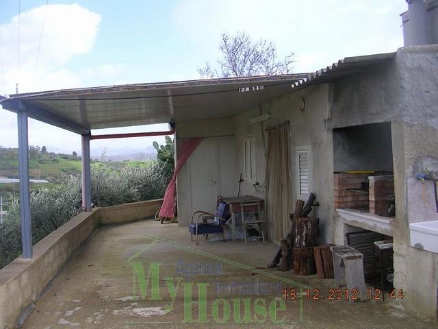 Image No.2-Maison de campagne de 1 chambre à vendre à Cianciana