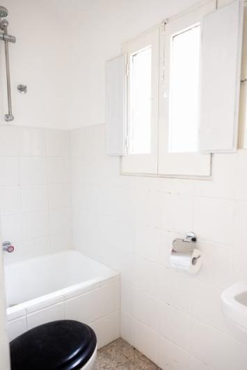 Image No.6-2 Bed Townhouse for sale