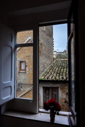 Image No.15-2 Bed Townhouse for sale