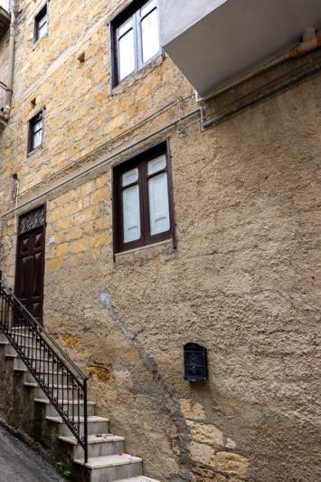 Image No.36-2 Bed Townhouse for sale