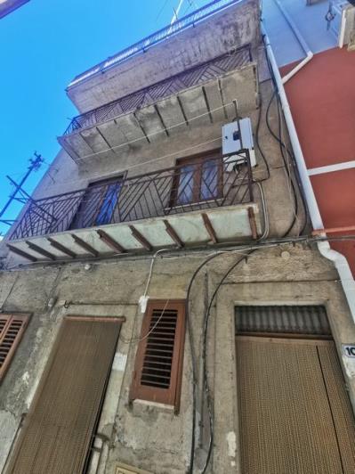 Image No.19-2 Bed Townhouse for sale