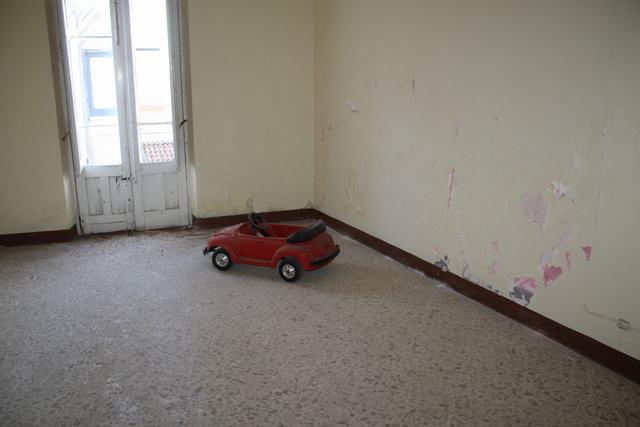 Image No.16-2 Bed Townhouse for sale