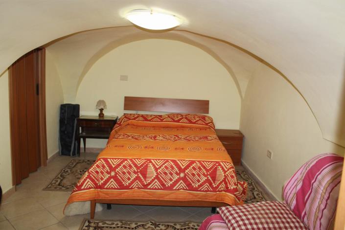 Image No.6-2 Bed Townhouse for sale