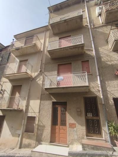 Image No.7-Maison de 2 chambres à vendre à Santo Stefano Quisquina