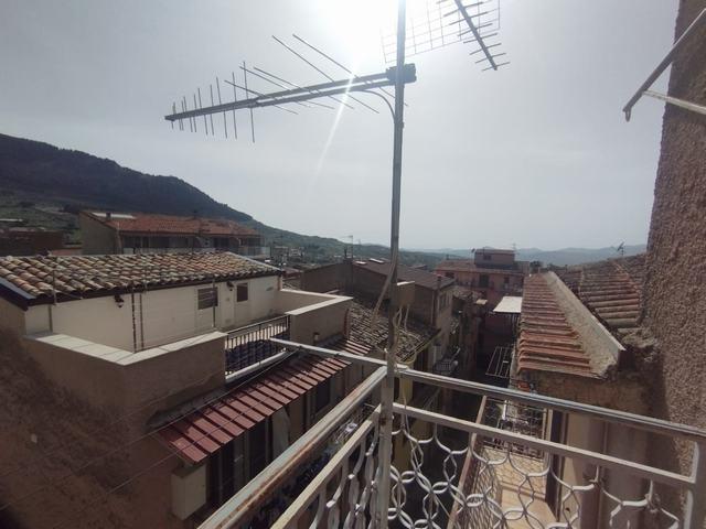 Image No.6-Maison de 2 chambres à vendre à Santo Stefano Quisquina