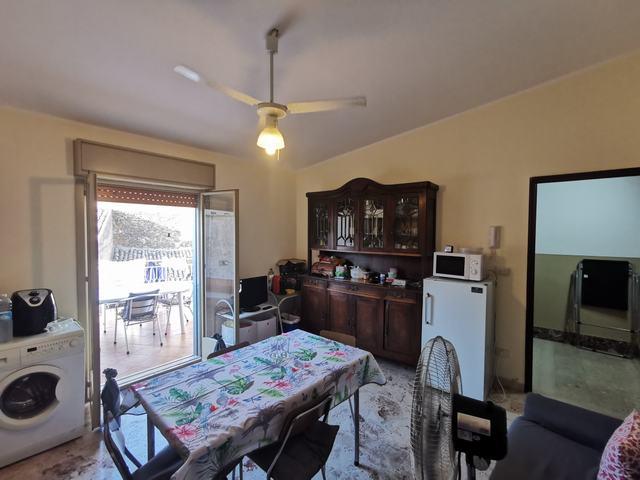 Image No.13-2 Bed Townhouse for sale