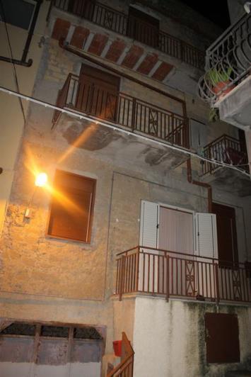 Image No.8-3 Bed Townhouse for sale