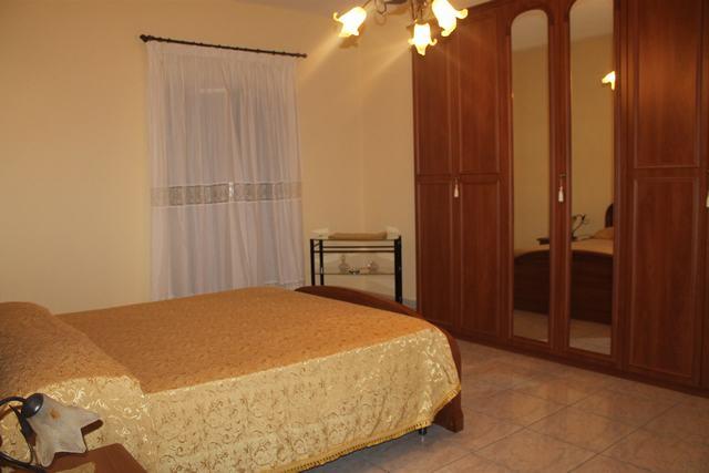 Image No.10-3 Bed Townhouse for sale