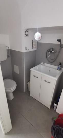 Image No.18-1 Bed House for sale