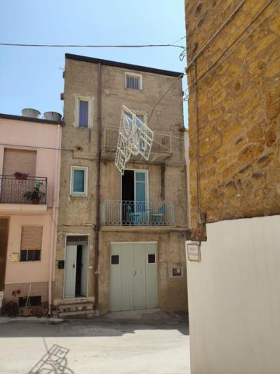 Image No.20-2 Bed Townhouse for sale